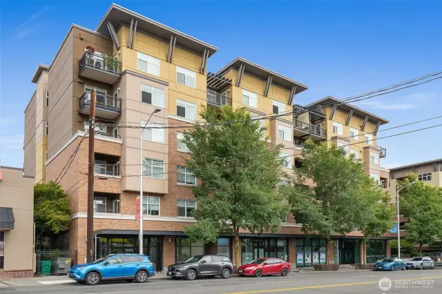 545o Leary Avenue NW - in the heart of Ballard!