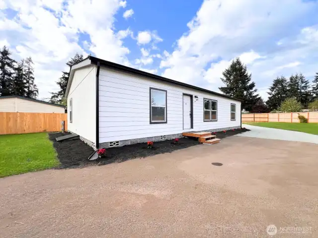 New 2025 Manufactured Home Front When Grass Grows