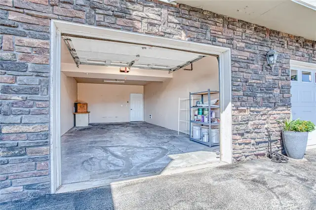 Extra deep Garage
