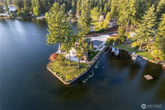 507 feet of low bank waterfront, entirely surrounded on all three sides by bulkhead. That’s what you get at The Pointe at Lake Sawyer!