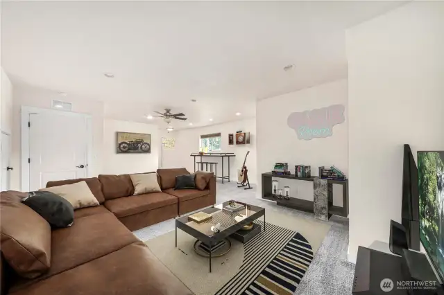 Upstairs a virtually staged bonus room with a full bathroom!