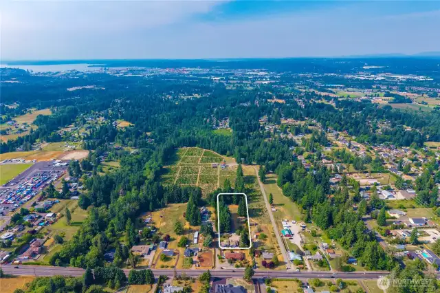 Located just minutes to major conveniences, yet private and secluded!