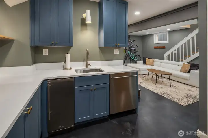 Lower level - 2nd kitchen