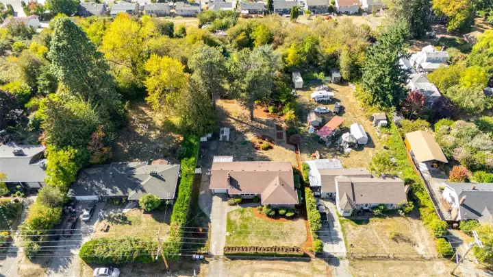 Lot line goes almost to row of houses in the back!