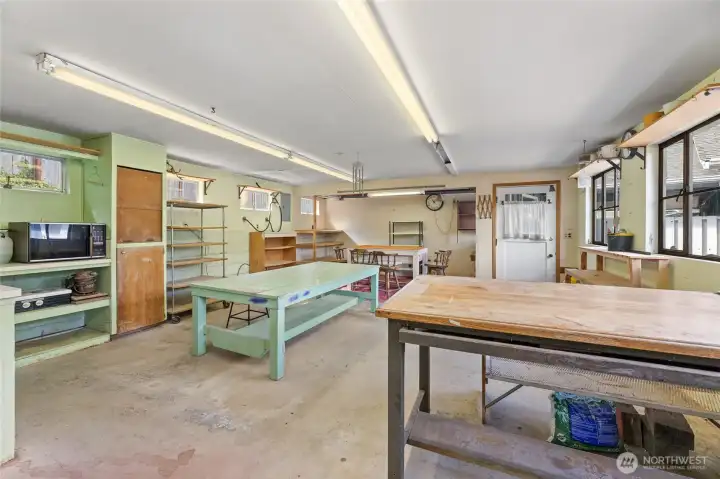 Pottery Studio or shop