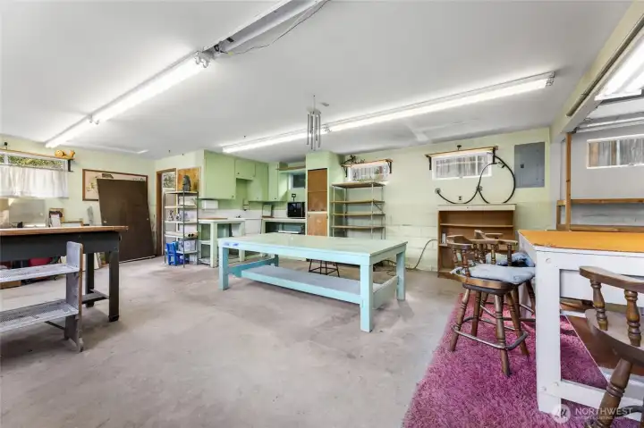 Pottery Studio or shop