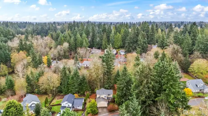 Great neighborhood with mature trees, close to Rolling Hills Golf Course