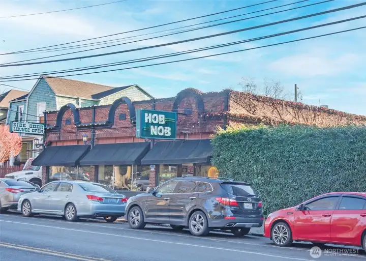 Great restaurant right next door!