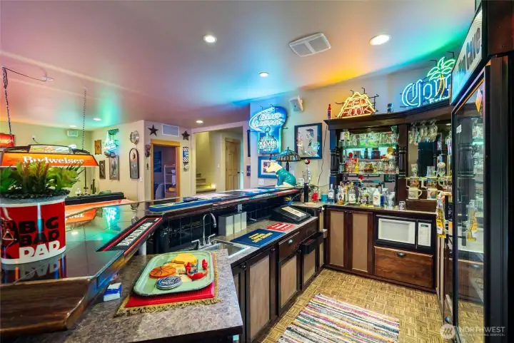 Entertaining dream with the full bar works!!!