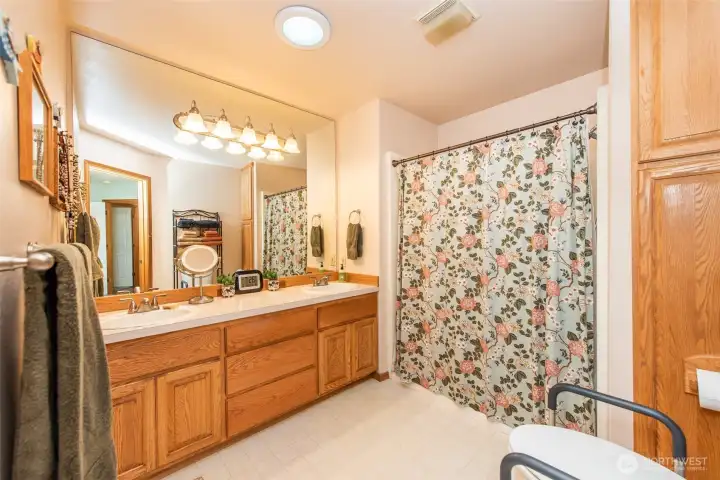 Primary Bathroom - Walkin shower