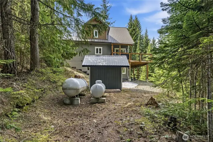 Propane Tanks/Generator Housing