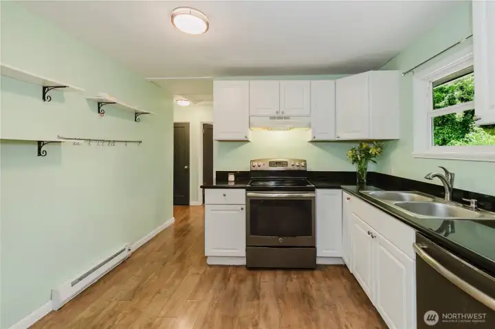 Cute and bright kitchen Cute and bright kitchen