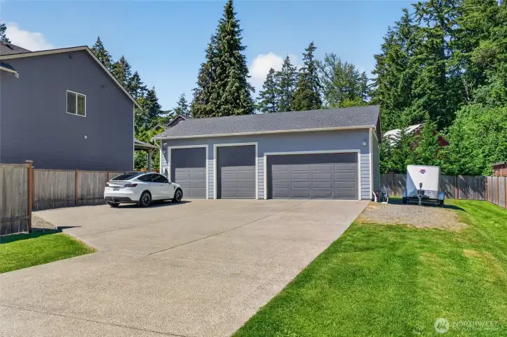 1000 sq ft heated shop and plenty of extra parking behind the house!