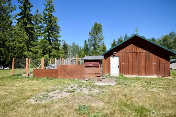detached garage/shop