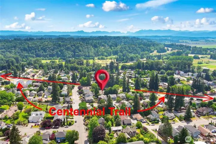 Walk to the Senior center, Library, shopping, restaurants and more!