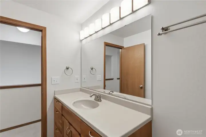 Main upper floor bath Main upper floor bath