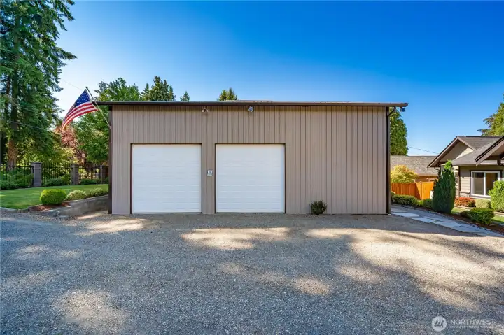 Detached shop garage with 1200 sq ft (30x40) with loft space.