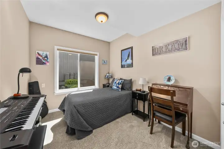 Guest bedroom 1