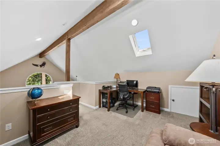 Loft overlooking Lake Tapps