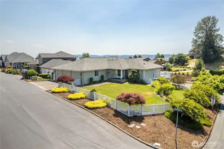 Very desirable City View neighborhood