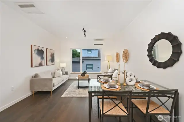 This is really nice dining. living and kitchen space.