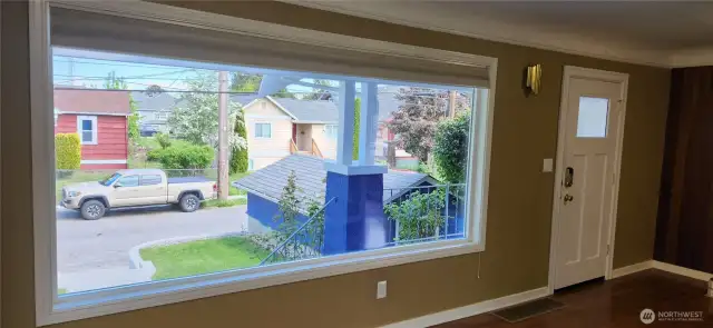 Huge bay window in LR