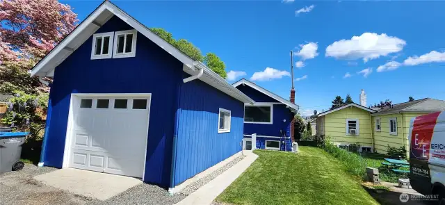 Back garage on 1323 Elizabeth