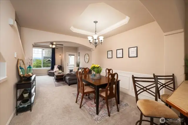 Open concept with room to move around.  You have enough room to seat 10 people with ease.