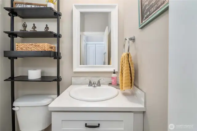 Entry half bath