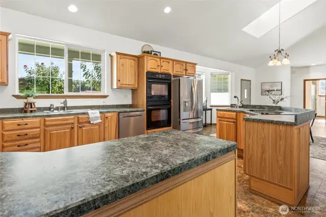 Spacious kitchen with double oven, Instahot water dispenser and ample counter space