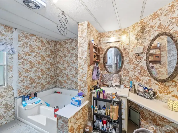 Primary En Suite Bathroom