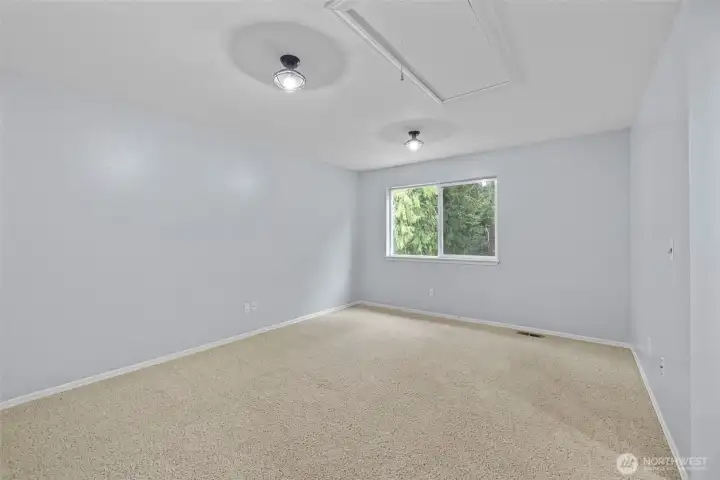Upstairs bonus/flex space