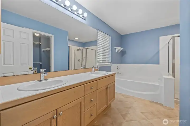 Primary en-suite