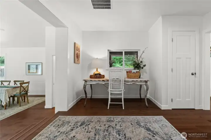 office nook between living and bonus room