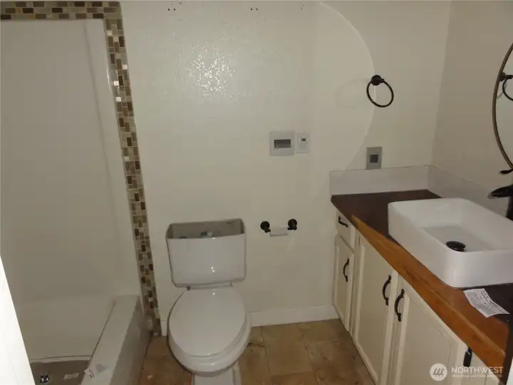 Primary bath