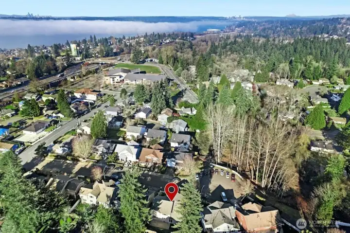 Minutes to Lake Washington