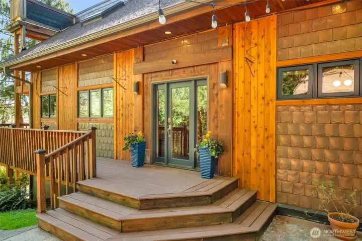 1438 Ann St NE - Exterior Entry