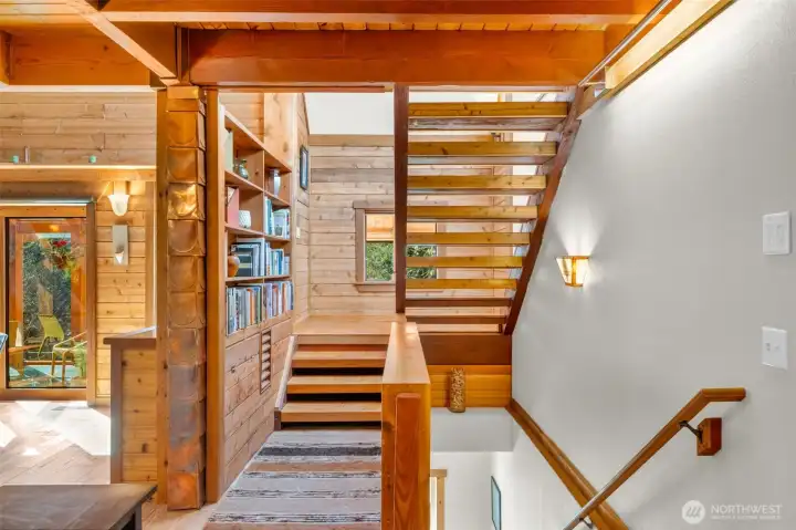 1438 Ann St NE - Interior Entry