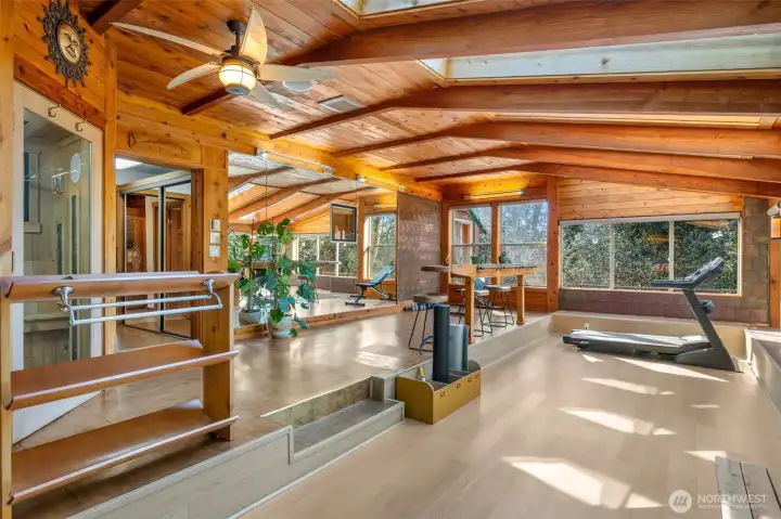 1438 Ann St NE - Gym/Sauna/Solarium