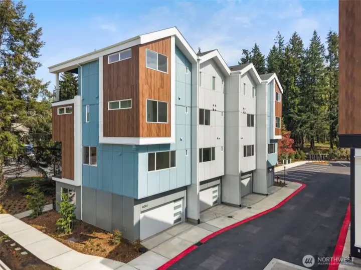 Surrounded by Trails & close to recreation, shopping and major commuter routes! Surrounded by Trails & close to recreation, shopping and major commuter routes!