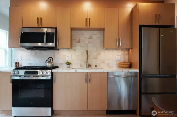 Brand new appliances - come with warranties.