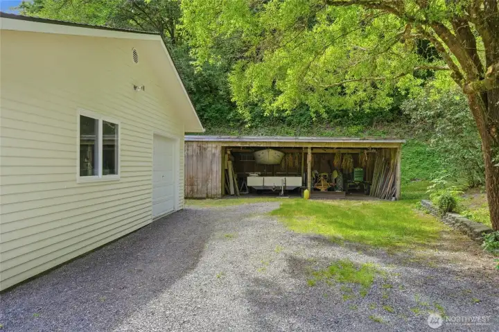 640 sq ft pole barn