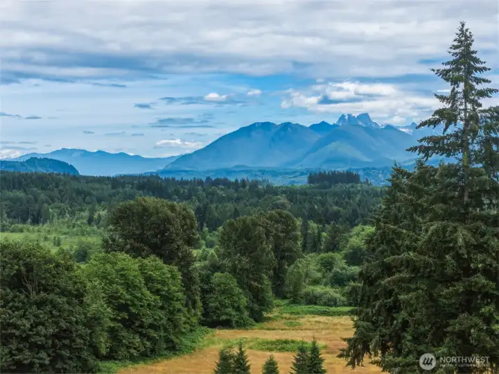 Views of Whitehorse and Bullon Mountain.