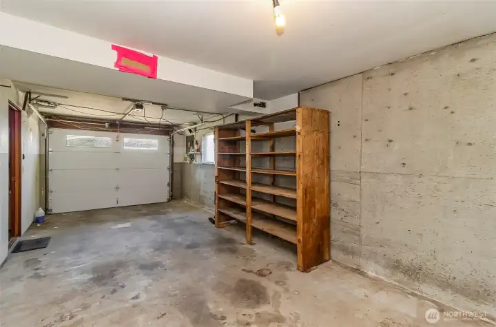 Extra deep garage. Extra deep garage.
