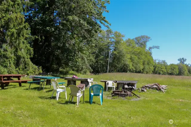 Camp area 2. Points are estmated on Pictures. Stakes are present to show points and lines.