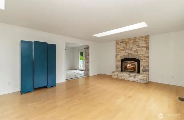 Opposite View of the Living Area Looking to the Dining & Wood Fired Pizza Oven~WHAT? Did you say Pizza?