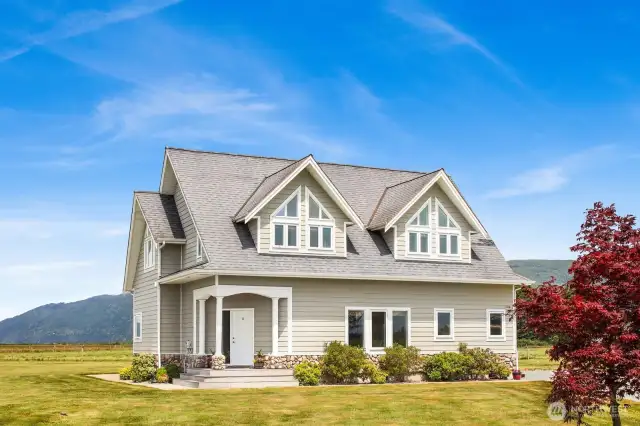 Welcome to 14463 West Bow Hill Road.