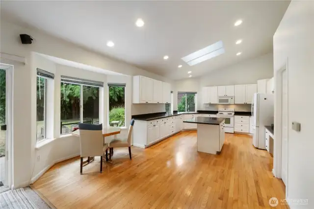 Kitchen w/Dining Area