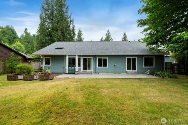 Back Yard w2/Garden Beds