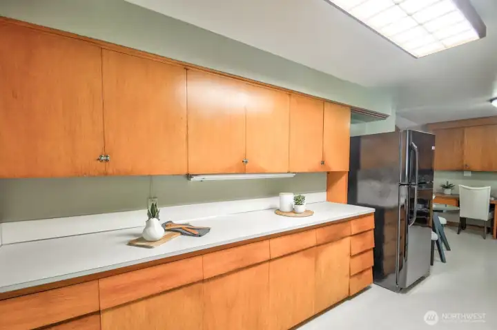 Oodles of cabinet and counterspace alike.